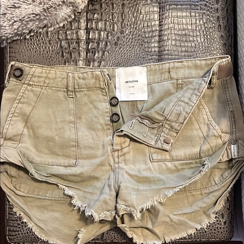 One Teaspoon Women's Khaki Shorts
